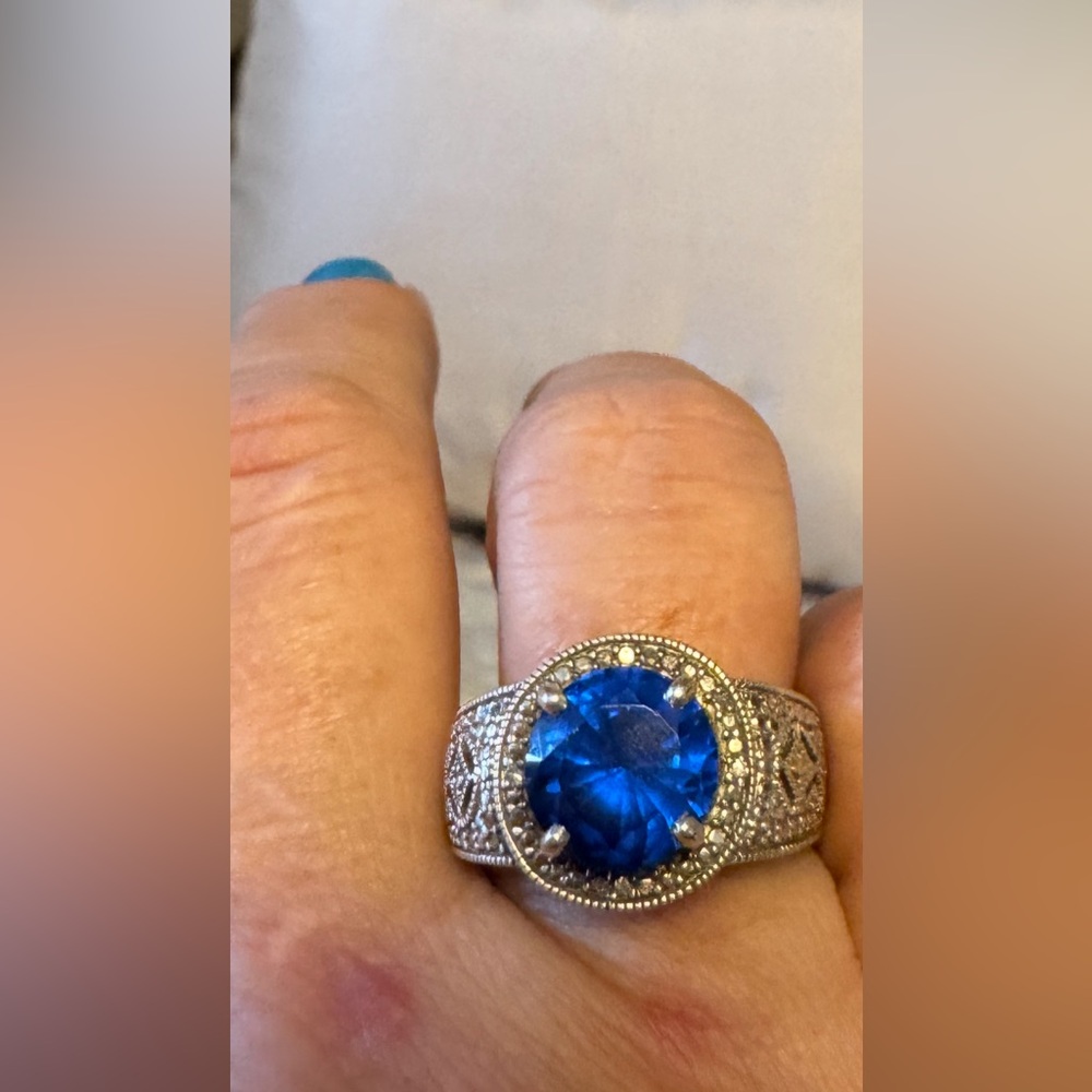 Beautiful Sapphire ring